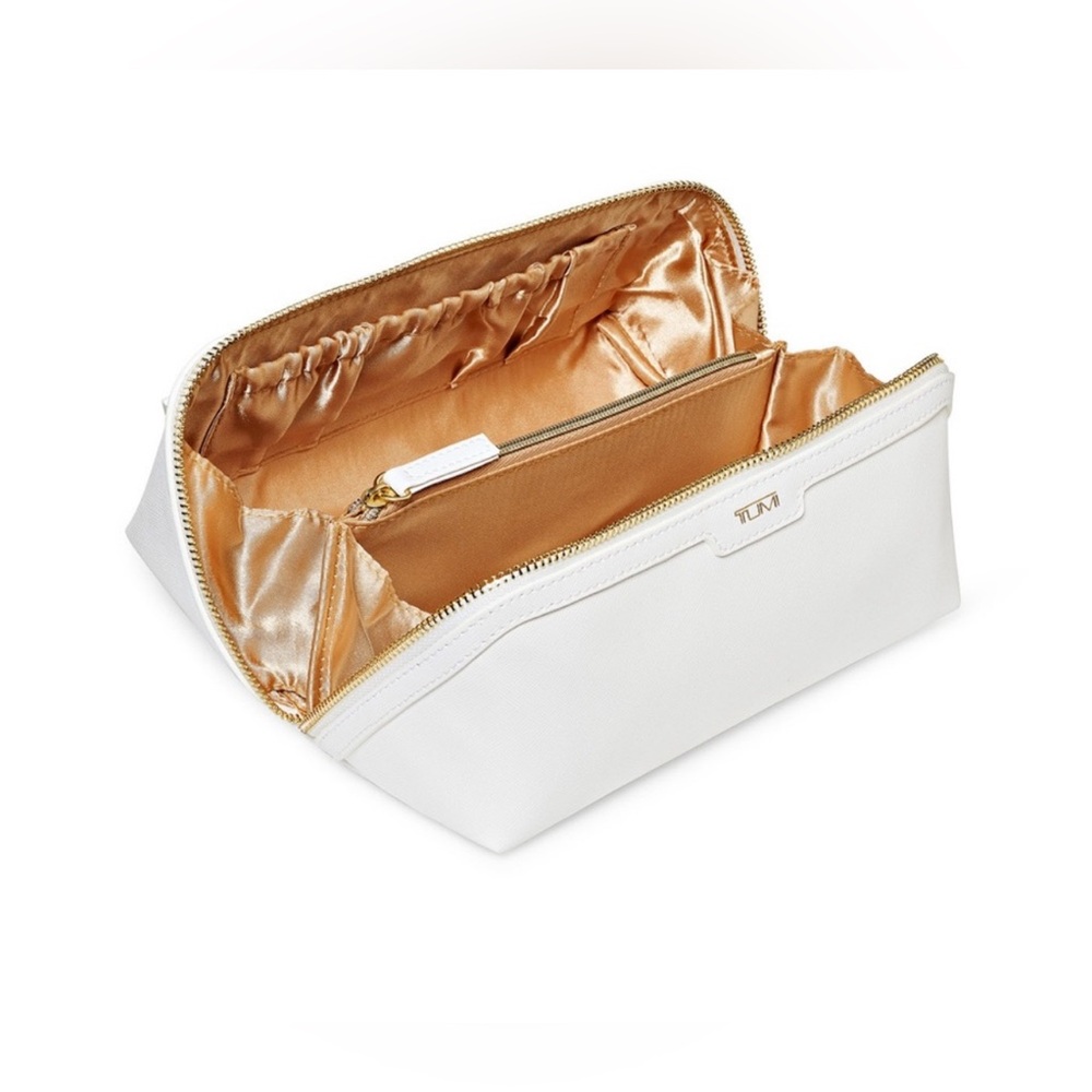 Tumi Cosmetic Bag Small White pouch bag❤️‍🔥 - Picture 6 of 9